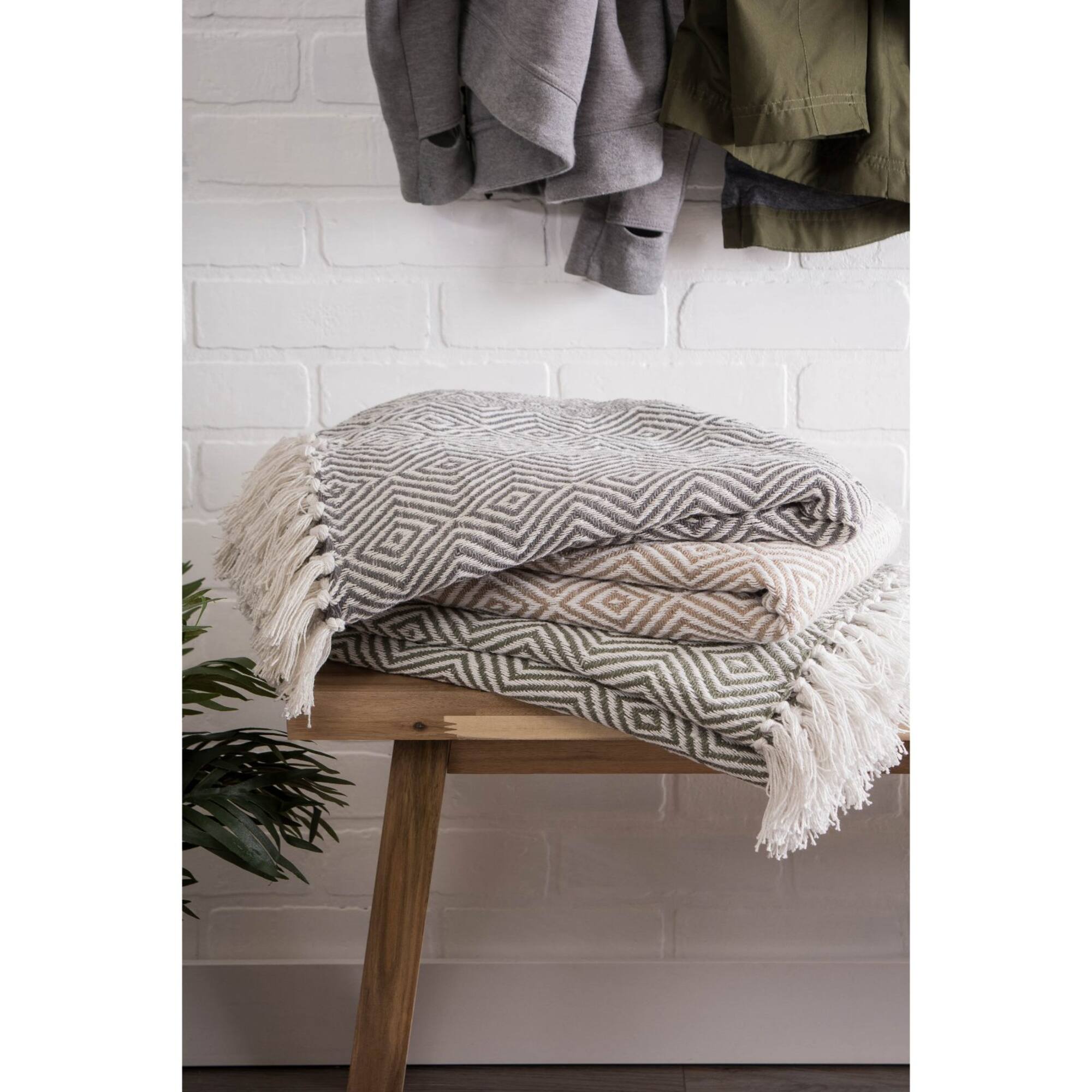 DII® Mineral X-Diamond Geometric Throw